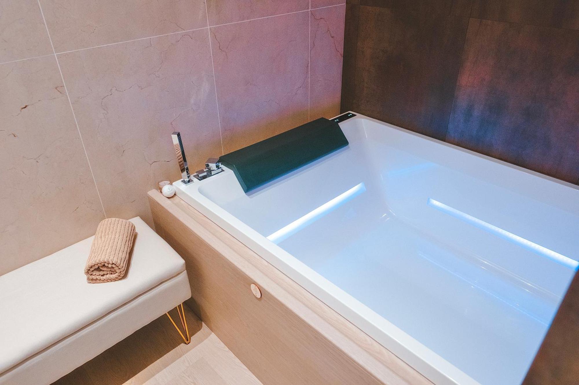 18Zero2 Luxury Rooms Барі Екстер'єр фото